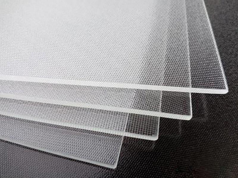 全球光伏市場景氣向上，助力玻璃龍頭穩(wěn)健增長！